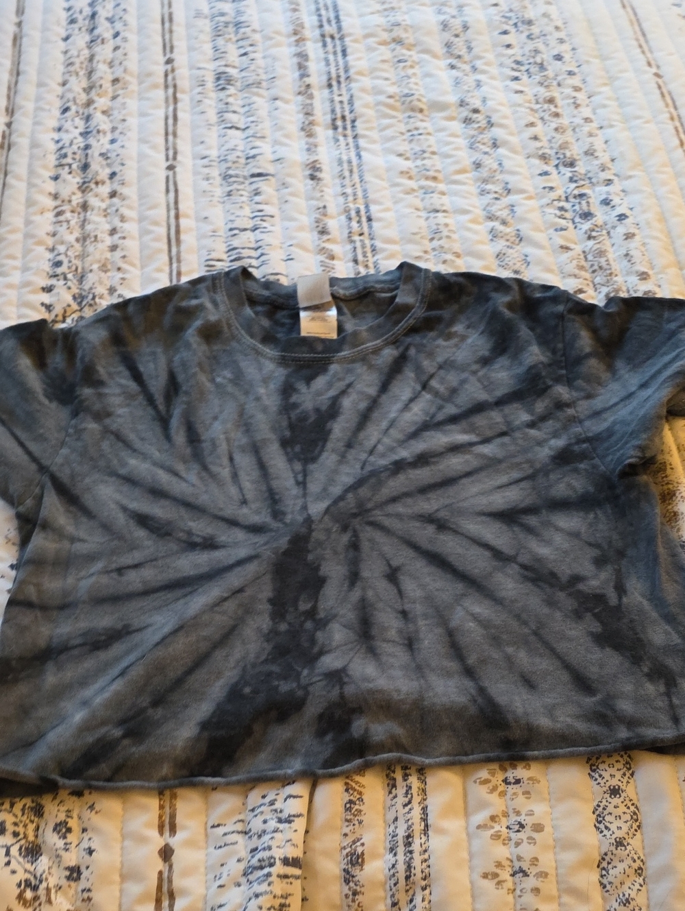 Women's Short-Sleeve Tie-Dye Tee in Charcoal